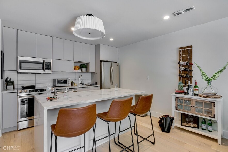 1 Bed - Designer Kitchen - Lincoln 1955 N