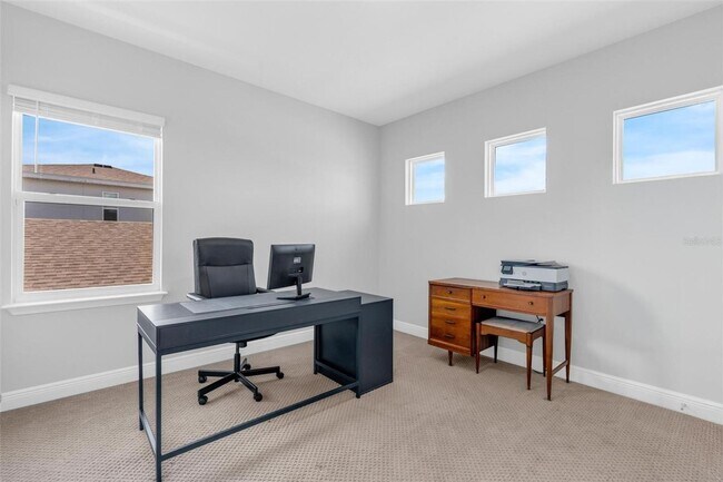 Building Photo - 2019 Sunshine Peak Dr