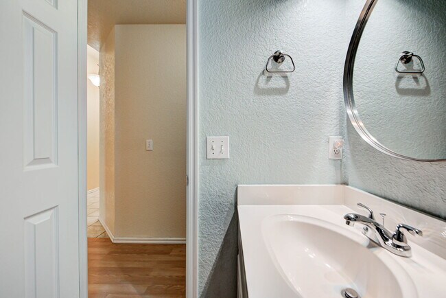 Building Photo - 2904 Canyon Oaks Ct