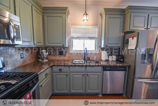 Building Photo - A wonderful home full of character!