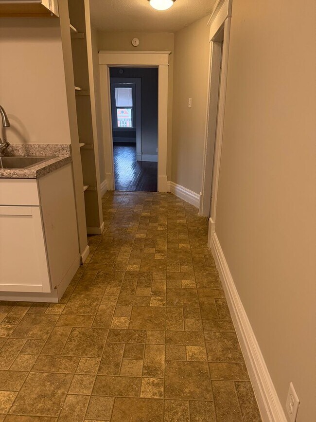 Building Photo - 1708 Faraon St