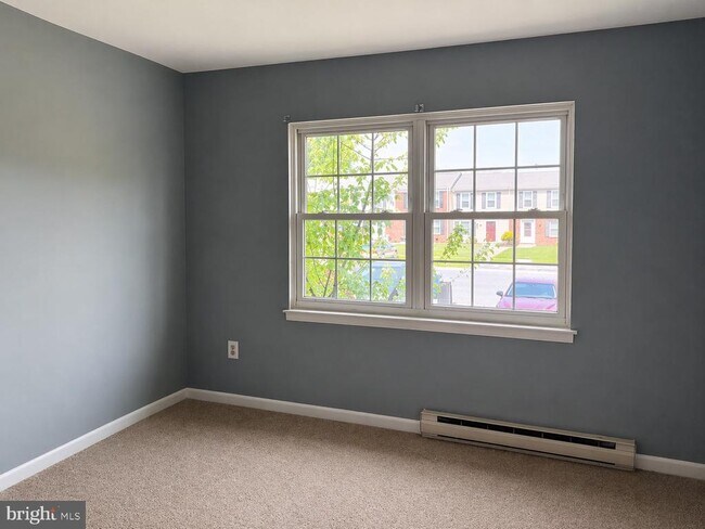 Building Photo - 75 Grand Dr