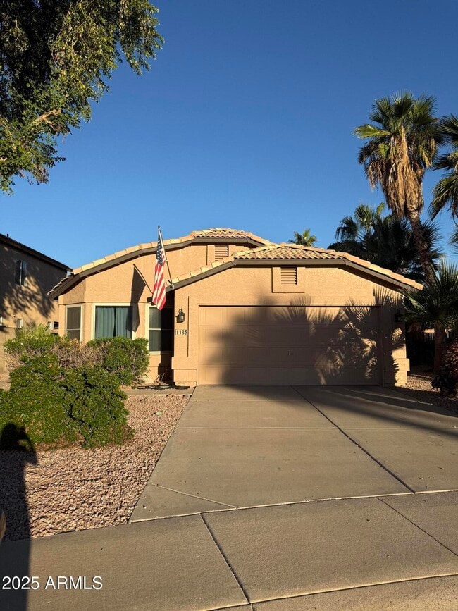 Primary Photo - 1185 N Woodburne Dr