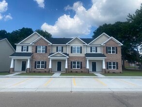 Building Photo - 709 Henry Ln