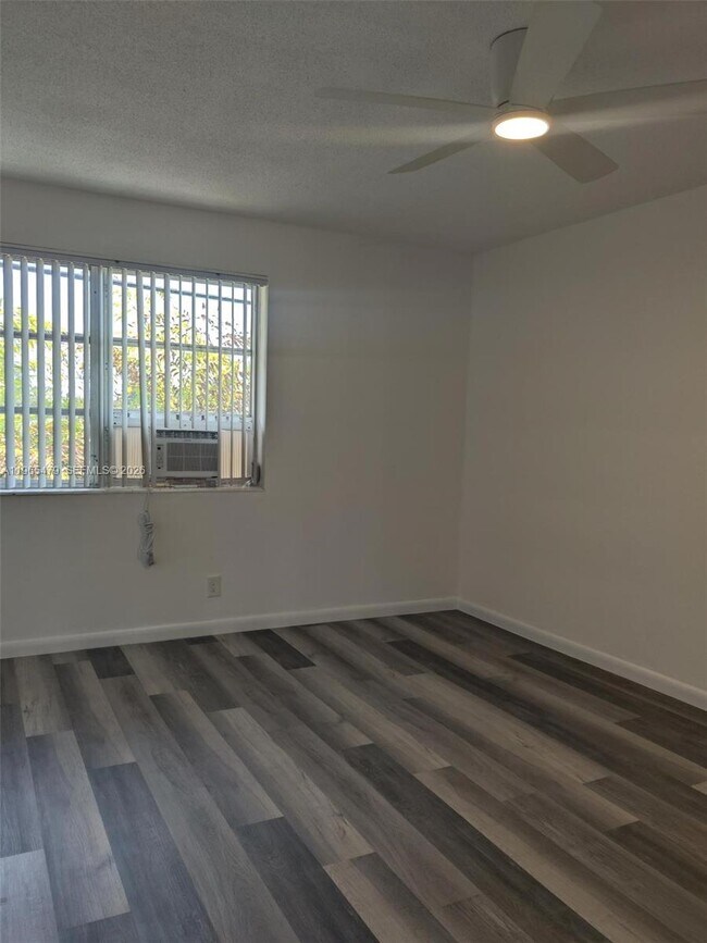 Building Photo - 5950 NE 18th Ave