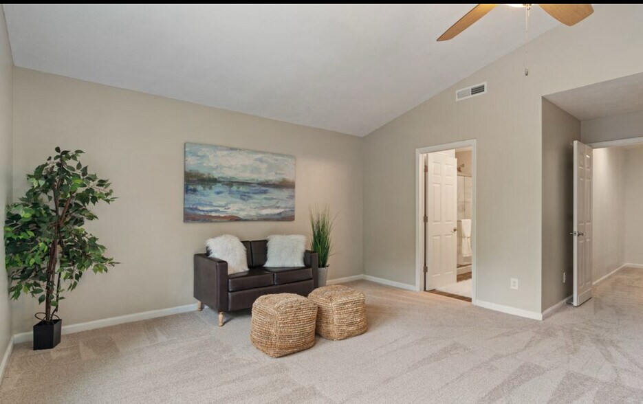 Building Photo - 11763 Igneous Dr
