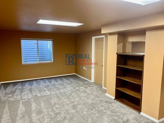 Building Photo - 4730 Cove Ct