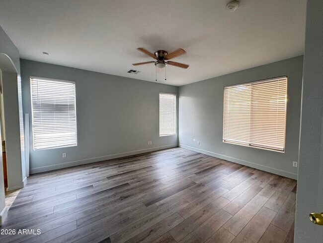 Building Photo - 11562 W La Reata Ave