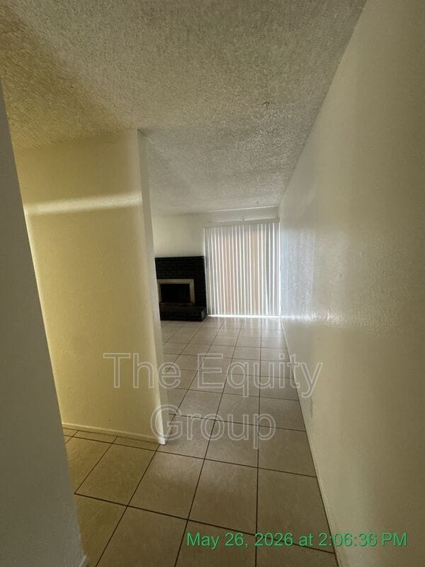 Building Photo - 3525 S County Center Dr