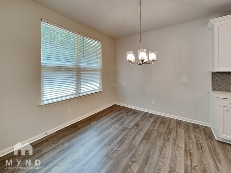 Building Photo - 683 Riverwood Pass