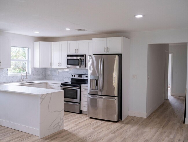 Building Photo - 1009 S Federal Hwy