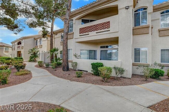 Building Photo - 7400 W Flamingo Rd