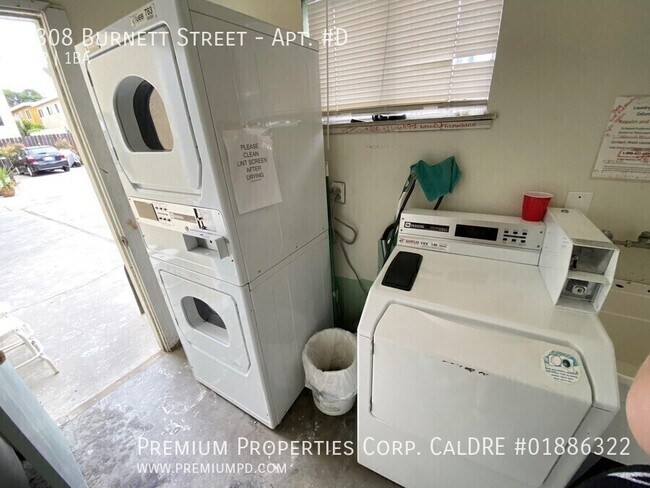 Building Photo - 1308 Burnett St