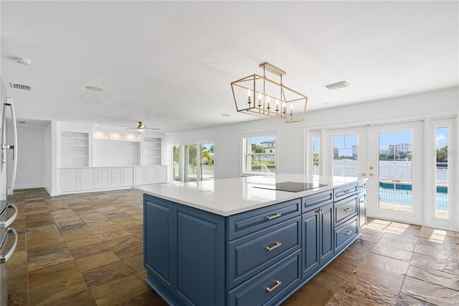 Building Photo - 3924 Versailles Dr