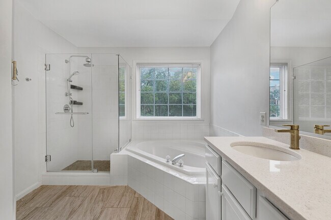 Building Photo - 2032 Ashleigh Woods Ct