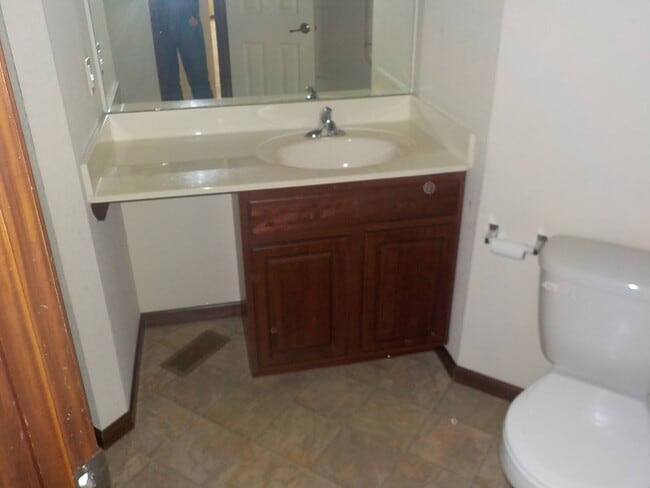 Building Photo - 1509 Hickory Ln