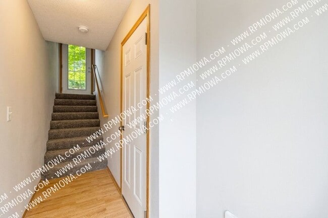 Building Photo - 15239 Greenbelt Dr