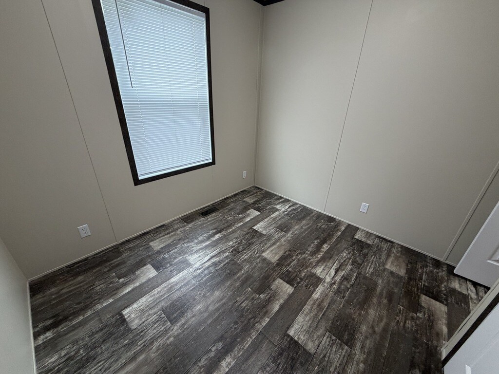 Building Photo - 38070 Ducharme Dr