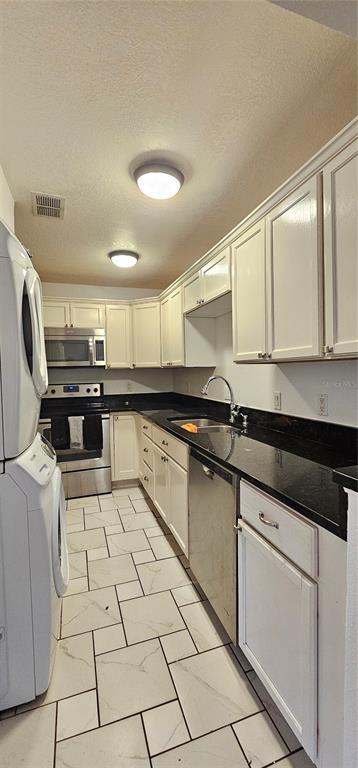 Building Photo - 8821 Coral Palms Ct
