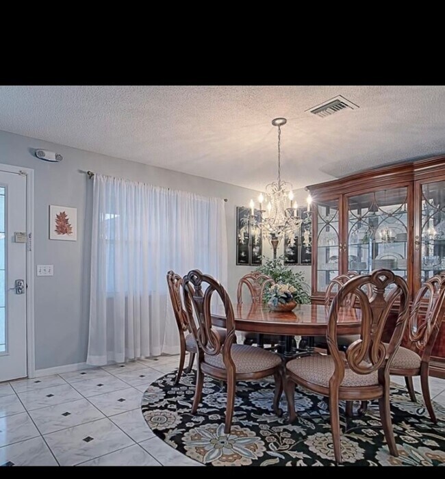 Building Photo - Spectacular Fully Furnished SEASONAL Home with Golf Course views and pool*