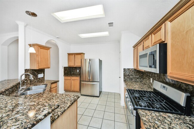 Building Photo - 10 Delphinium Pl