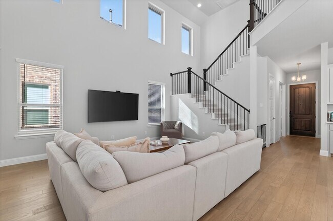 Building Photo - 1548 Euclid Aly