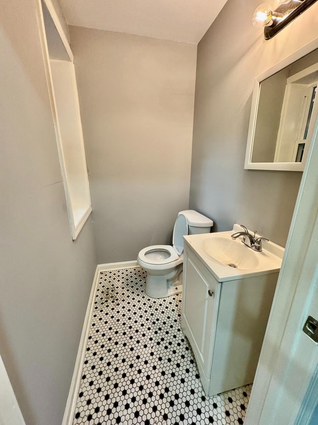 Building Photo - 3110 Euclid Ave