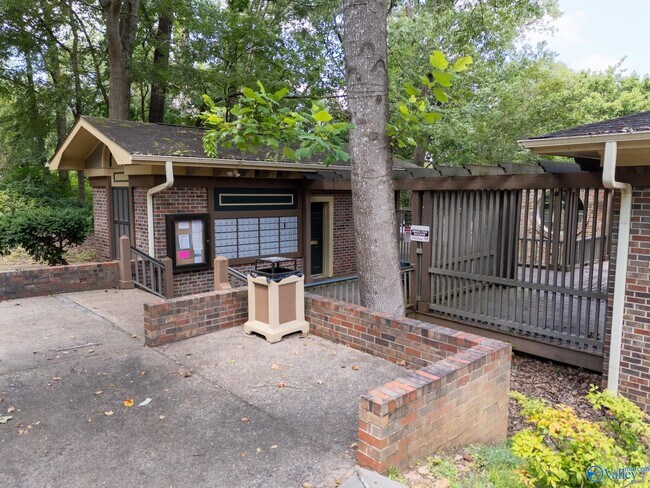 Building Photo - 2124 Greenwood Pl SW