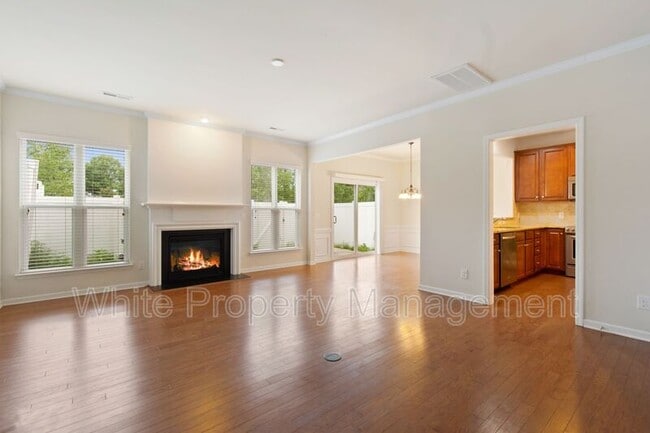 Building Photo - 15648 Canmore St