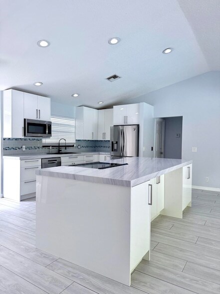 Building Photo - 15684 86th Way N
