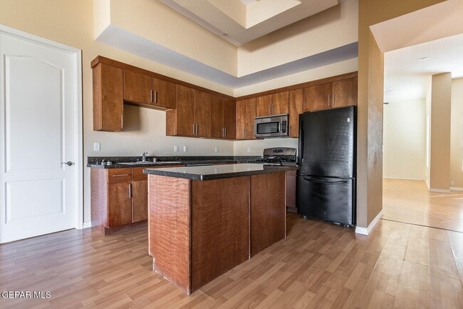 Building Photo - 5537 Ignacio Frias Dr