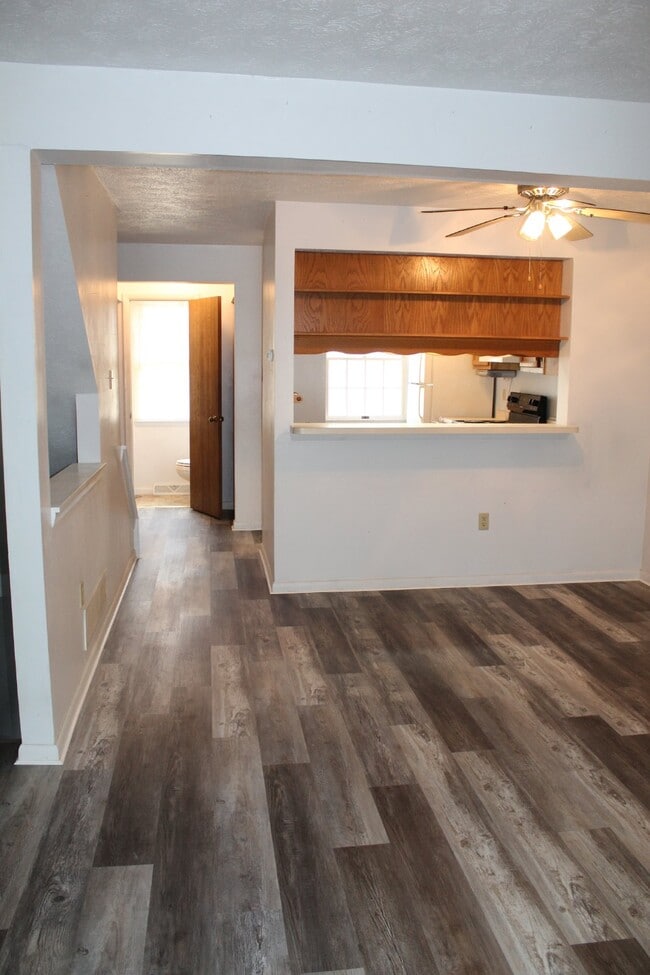 Building Photo - Adorable 2 Bedroom Townhome in Baldwin