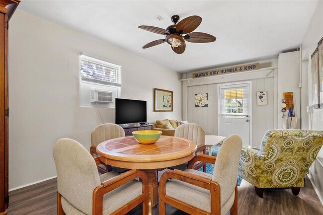 Building Photo - 504 Milwaukee Ave