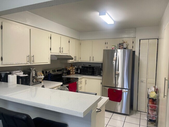 Building Photo - 8400 SW 154th Cir Ct