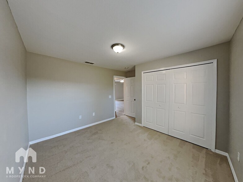Building Photo - 3189 Thoroughbred Loop N