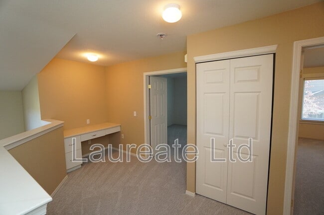 Building Photo - 6414 Silver Mesa Dr