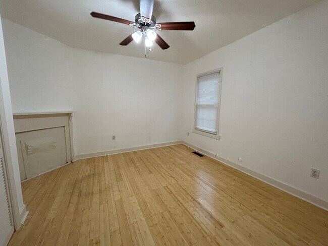 Building Photo - Highland Park II