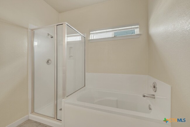 Building Photo - 1355 Fall Cover St