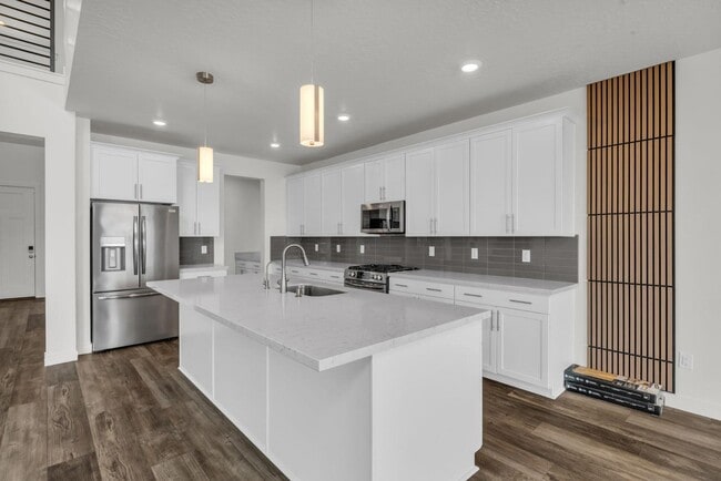 Building Photo - 2468 N Paintbrush Dr