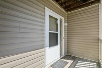 Building Photo - 664 Bartons Landing Pl