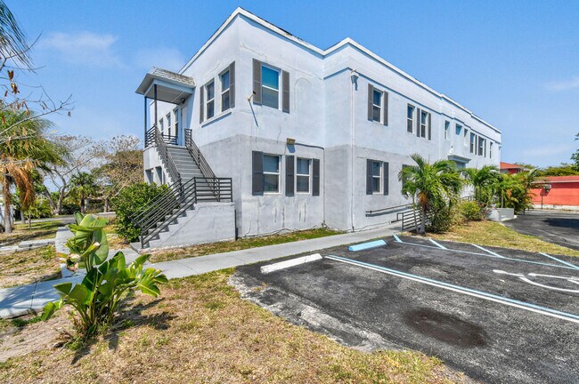 Building Photo - 1401 Division Ave