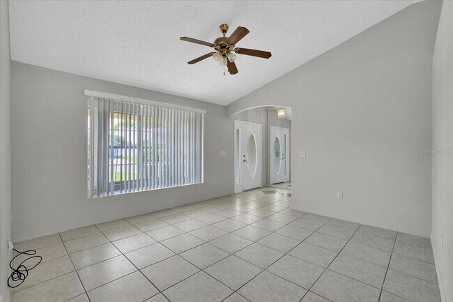 Building Photo - 112 Azalea Dr