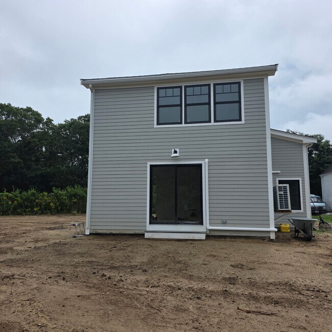 Building Photo - 36 Barrows Rd