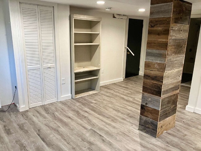 Building Photo - Spacious 1 Bedroom in quiet Milton area cl...