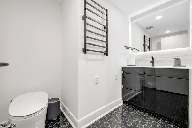 Building Photo - 22 Berkshire Pl