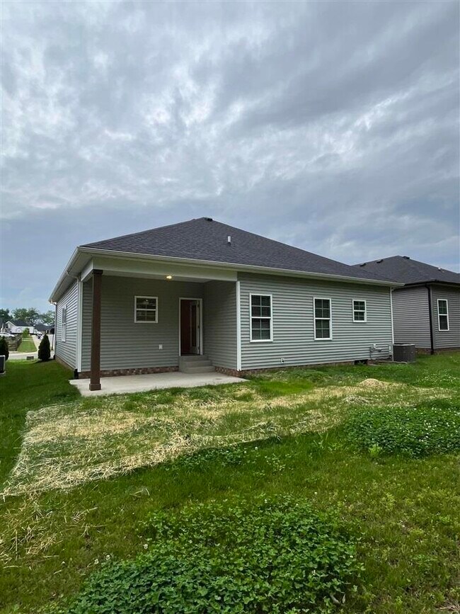 Building Photo - 1065 County House Ln