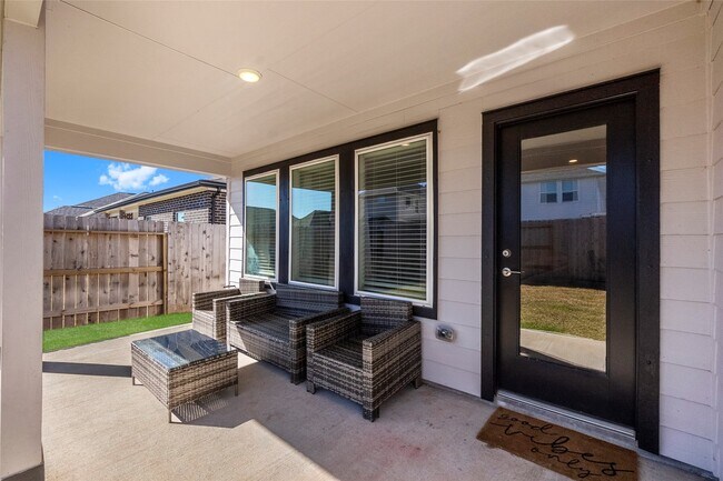 Building Photo - 13220 Lago Acero