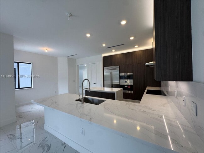 Building Photo - 19749 NE 16th Pl