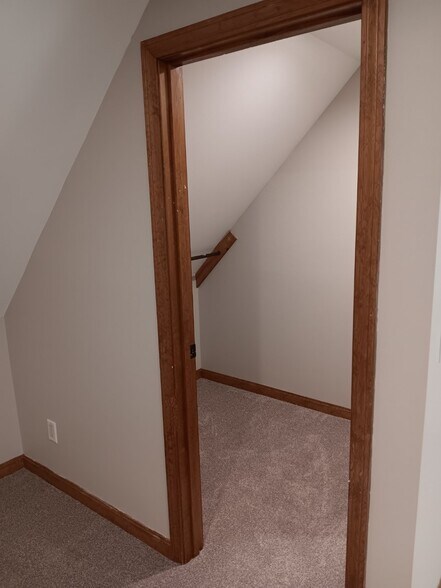 Building Photo - 21 Glengarry Dr