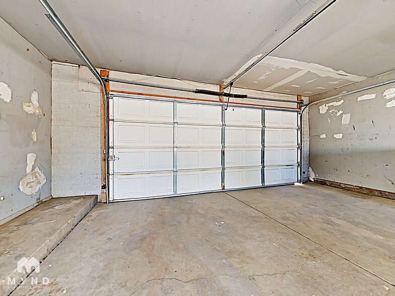 Building Photo - 8048 W Clayton Dr